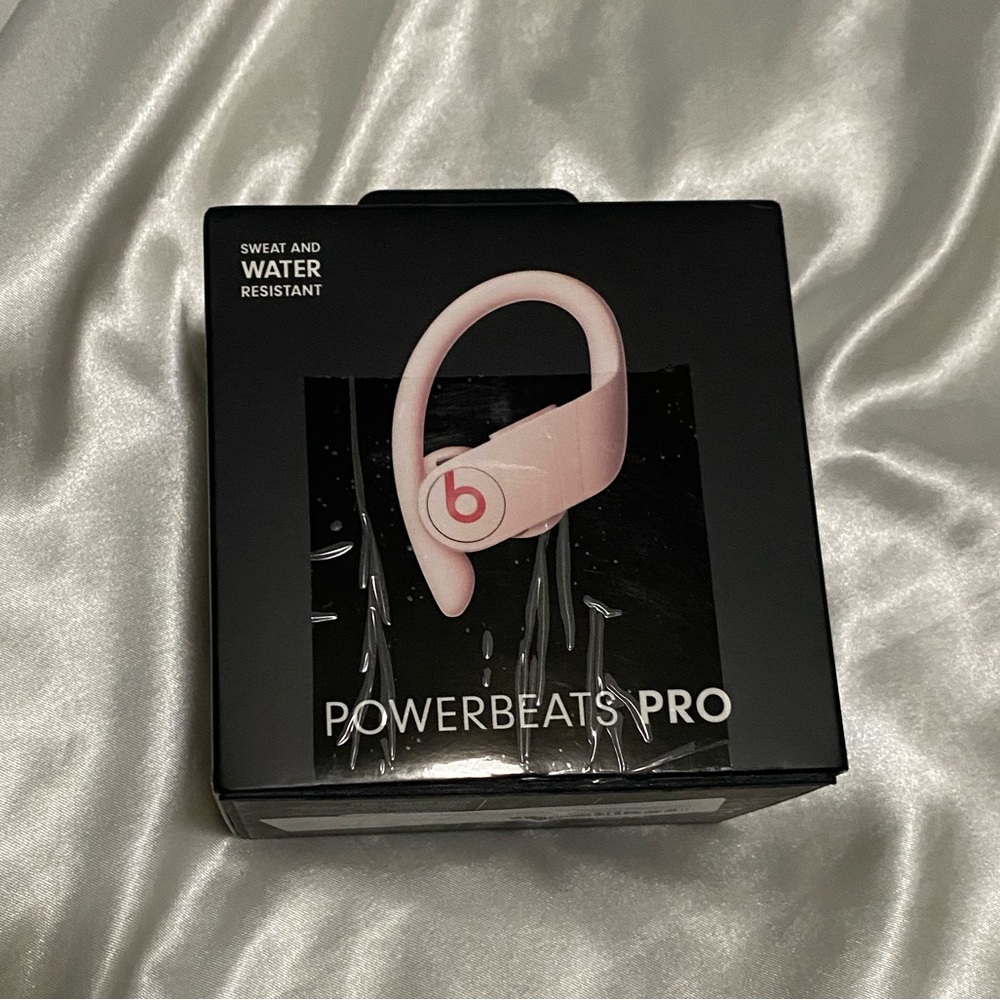 Like new, POWERBEATS PRO CLOUD PINK
